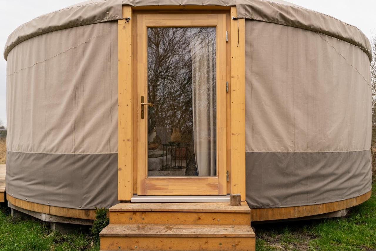 Jurty Glamping Hotel Gostynin Exterior foto