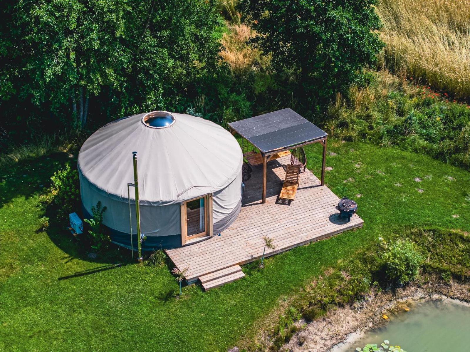 Jurty Glamping Hotel Gostynin Exterior foto