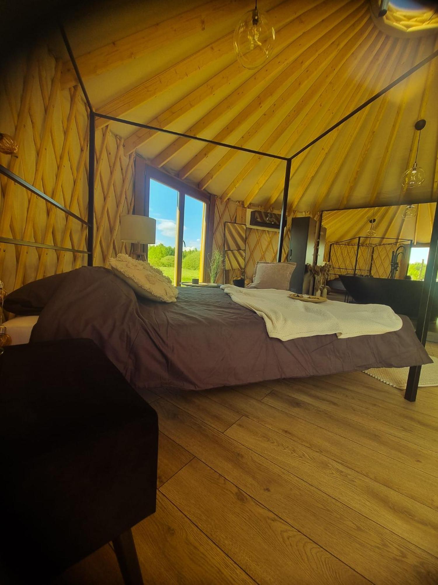 Jurty Glamping Hotel Gostynin Exterior foto