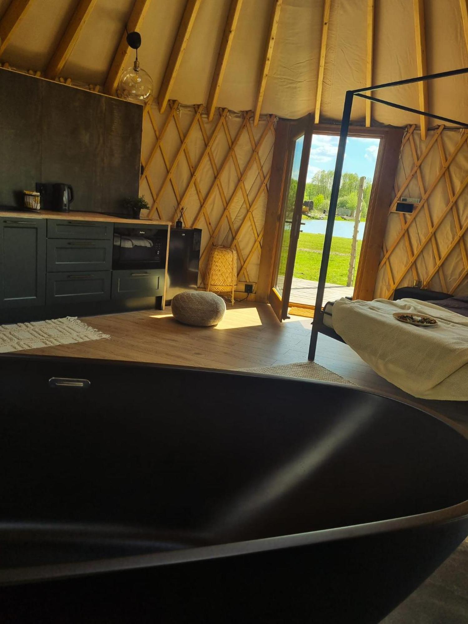 Jurty Glamping Hotel Gostynin Exterior foto
